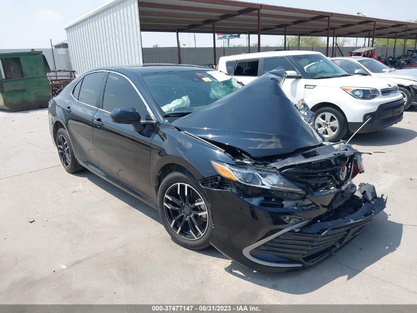 2022 TOYOTA CAMRY LE - 4T1C11AK8NU641067