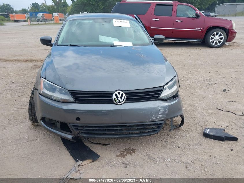 2014 VOLKSWAGEN JETTA SEDAN S - 3VW2K7AJXEM236000