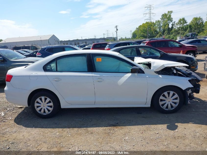 2014 VOLKSWAGEN JETTA SEDAN S - 3VW2K7AJ7EM219123