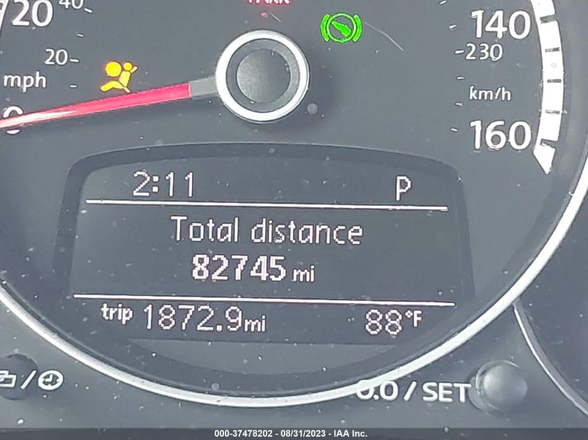 2015 VOLKSWAGEN BEETLE CONVERTIBLE 2.0L TDI 3VW5A7AT8FM809219