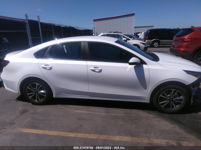 VIN 3KPF24AD6PE556103 2023 KIA FORTE LXS