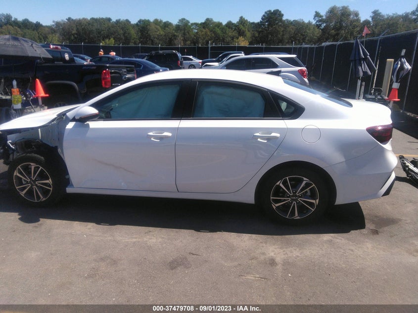 VIN 3KPF24AD6PE556103 2023 KIA FORTE LXS