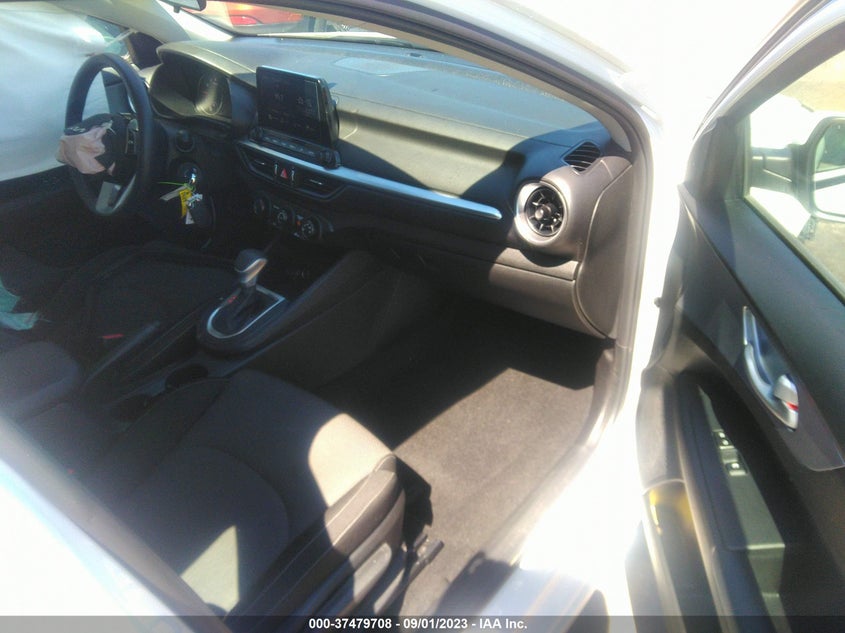 VIN 3KPF24AD6PE556103 2023 KIA FORTE LXS