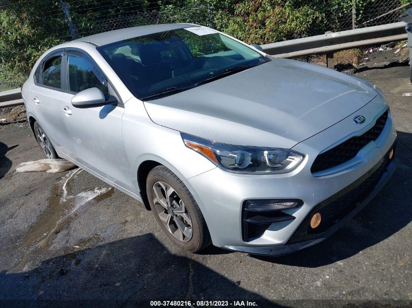 3KPF24AD3ME330581 Kia Forte LXS