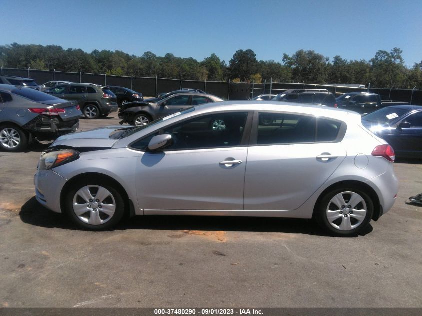 2016 KIA FORTE 5-DOOR LX - KNAFK5A87G5592206