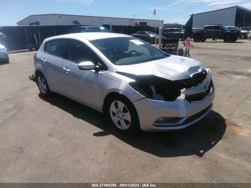 2016 KIA FORTE 5-DOOR LX - KNAFK5A87G5592206