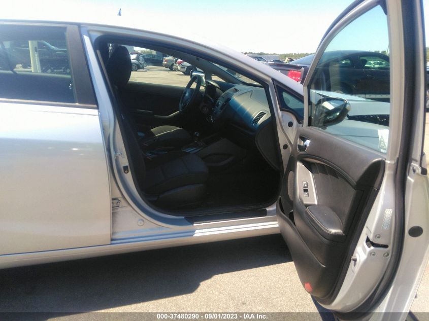 2016 KIA FORTE 5-DOOR LX - KNAFK5A87G5592206