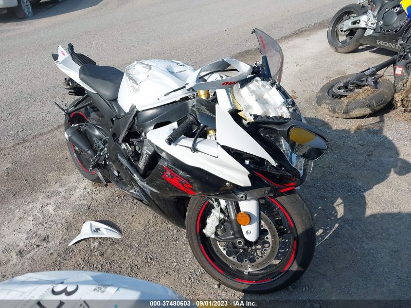2019 SUZUKI GSX-R750 - JS1GR7MA2K7100072