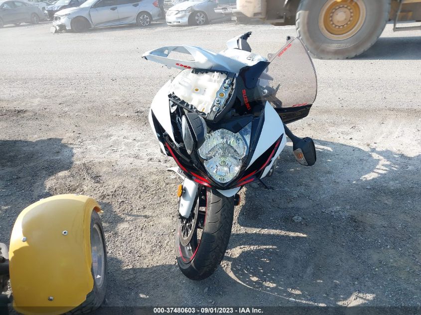 2019 SUZUKI GSX-R750 - JS1GR7MA2K7100072