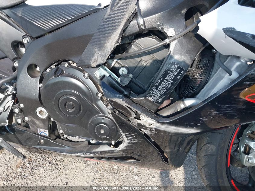 2019 SUZUKI GSX-R750 - JS1GR7MA2K7100072