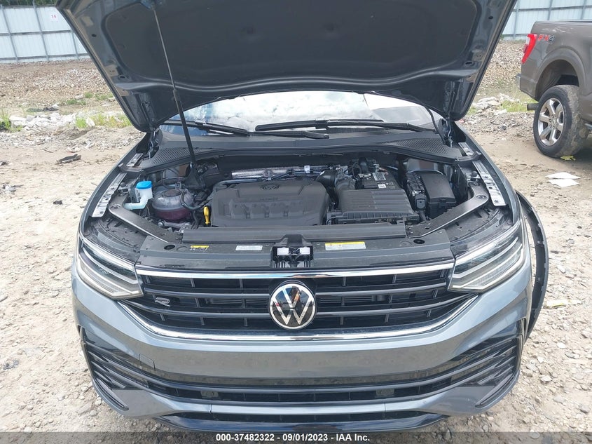 VIN 3VVCB7AX8PM068650 2023 VOLKSWAGEN TIGUAN SE R-LINE BLACK