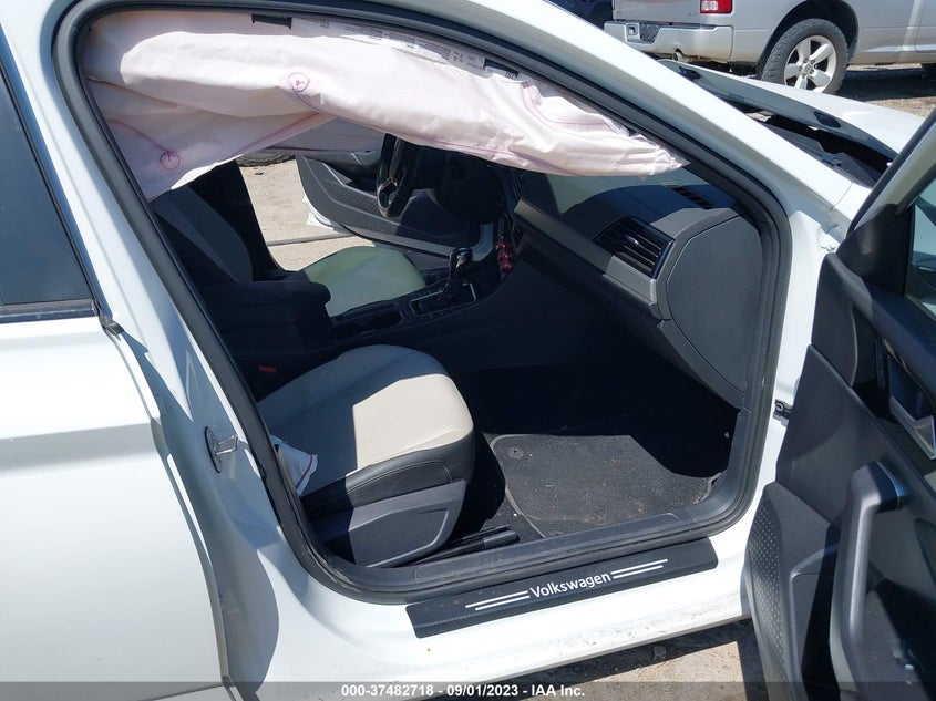 VIN 3VWCB7BU9LM070093 2020 VOLKSWAGEN JETTA S/SE/R-LINE