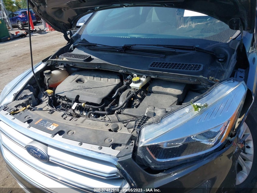 VIN 1FMCU0GDXHUE69333 2017 FORD ESCAPE SE