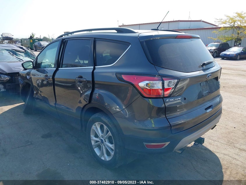 VIN 1FMCU0GDXHUE69333 2017 FORD ESCAPE SE