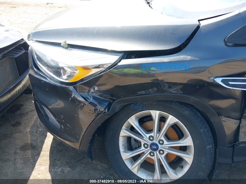 VIN 1FMCU0GDXHUE69333 2017 FORD ESCAPE SE
