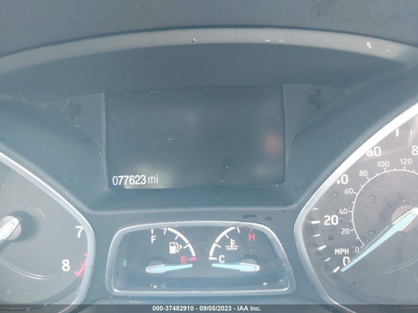 VIN 1FMCU0GDXHUE69333 2017 FORD ESCAPE SE