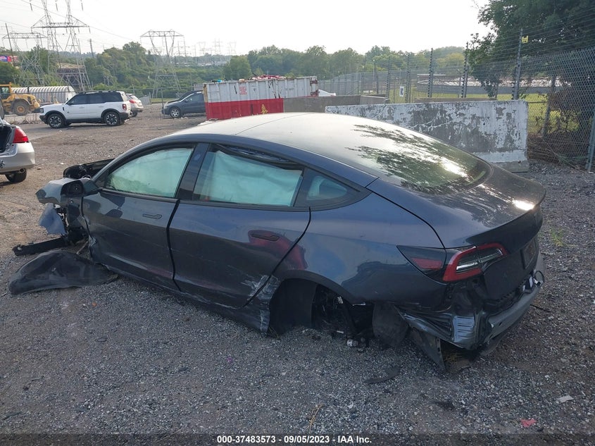 VIN 5YJ3E1EB3NF323207 2022 TESLA MODEL 3 LONG RANGE