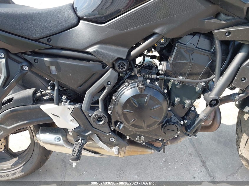 VIN ML5EREL12MDA37477 2021 KAWASAKI ER650 L