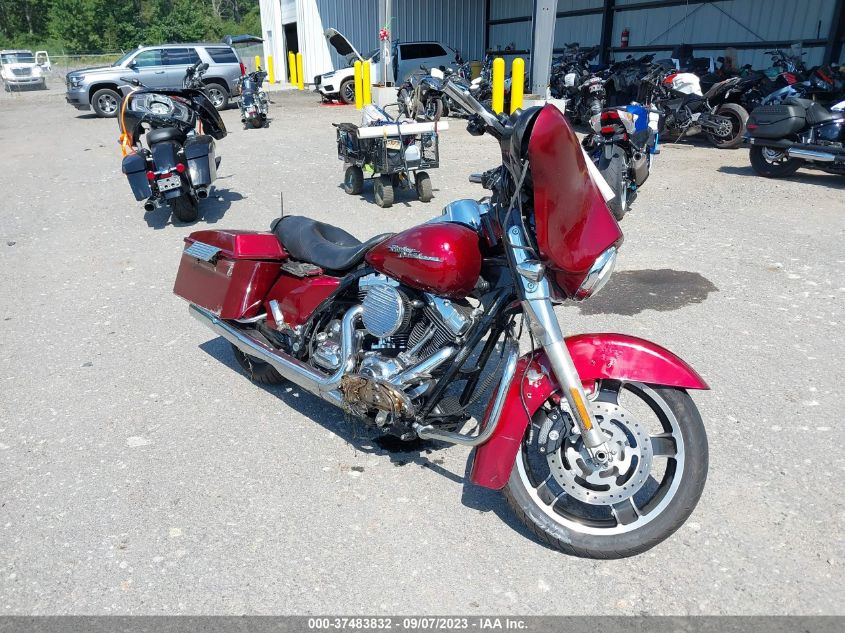 2010 HARLEY-DAVIDSON FLHX - 1HD1KB417AB607711