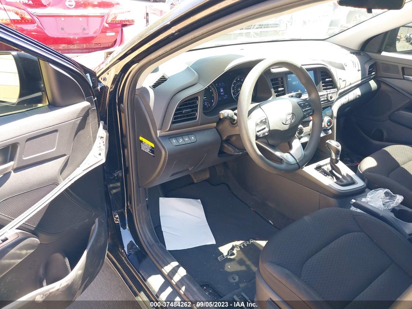 VIN 5NPD84LF0KH413866 2019 HYUNDAI ELANTRA SEL