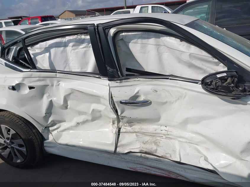 VIN 1N4BL4BV2NN304723 2022 NISSAN ALTIMA 2.5 S