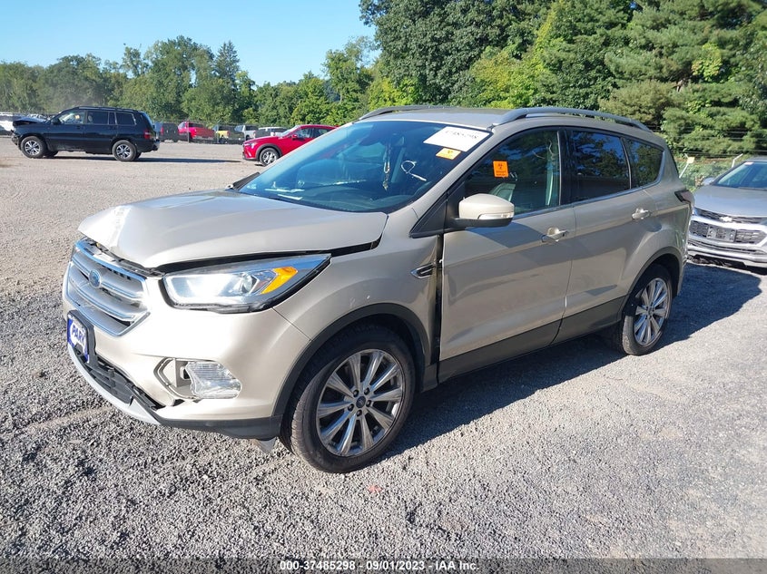 VIN 1FMCU9JD5HUD37433 2017 FORD ESCAPE TITANIUM