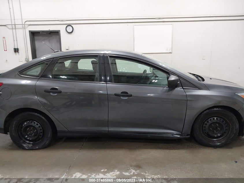 VIN 1FADP3E23JL205908 2018 FORD FOCUS S