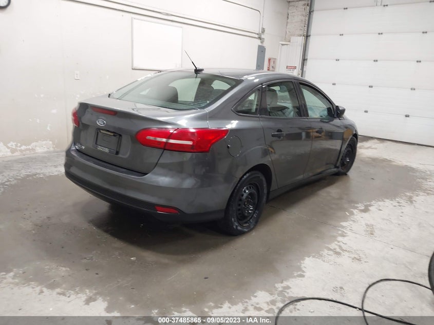VIN 1FADP3E23JL205908 2018 FORD FOCUS S