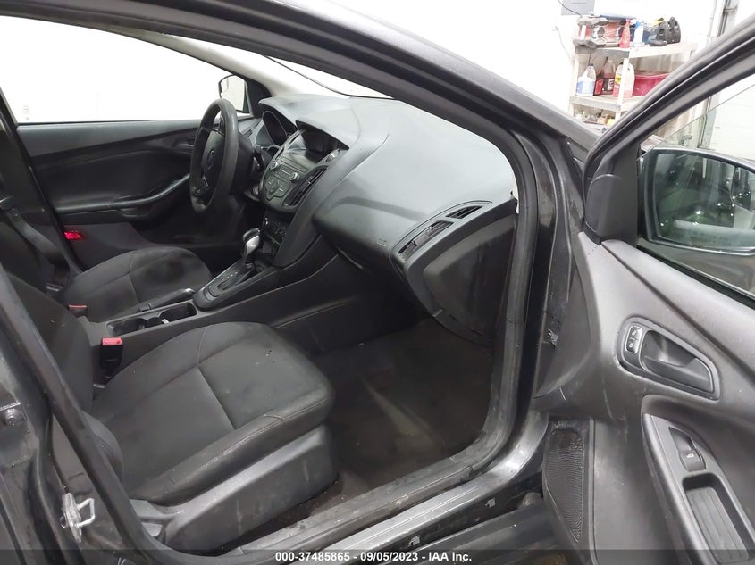 VIN 1FADP3E23JL205908 2018 FORD FOCUS S