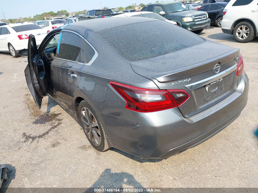 VIN 1N4AL3AP3HC112686 2017 NISSAN ALTIMA 2.5 SR