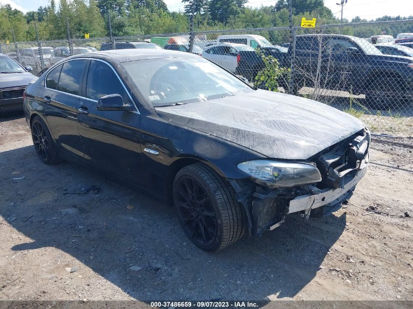 2013 BMW 5 SERIES 528I XDRIVE - WBAXH5C53DD112024