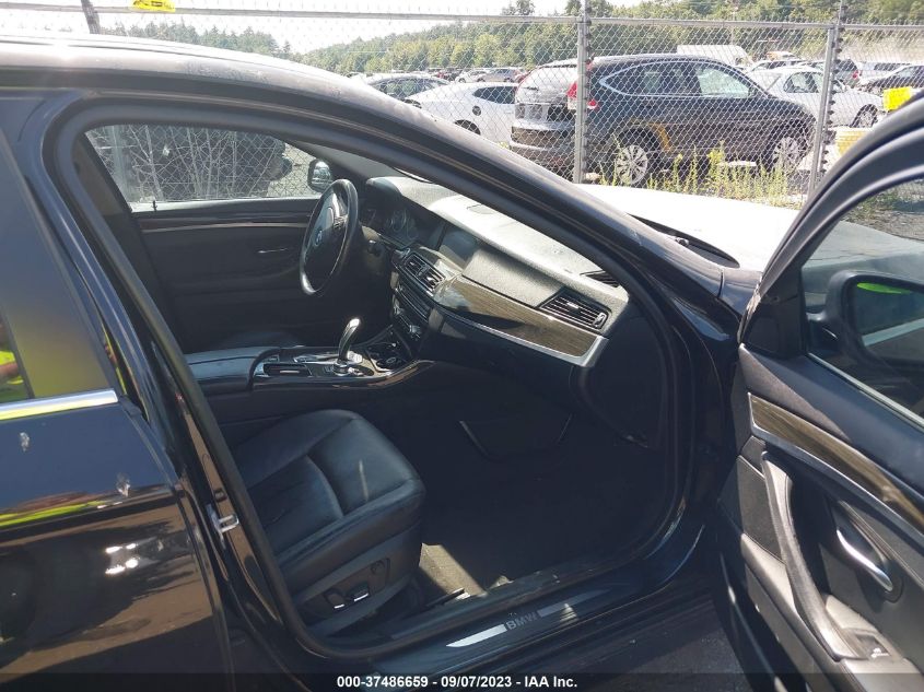 2013 BMW 5 SERIES 528I XDRIVE - WBAXH5C53DD112024