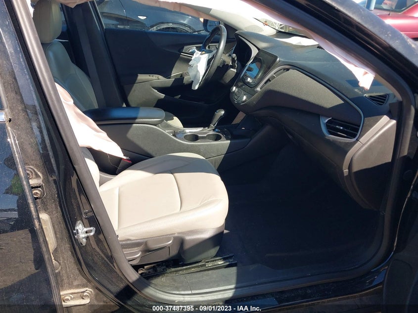 VIN 1G1ZG5ST2KF194174 2019 CHEVROLET MALIBU RS