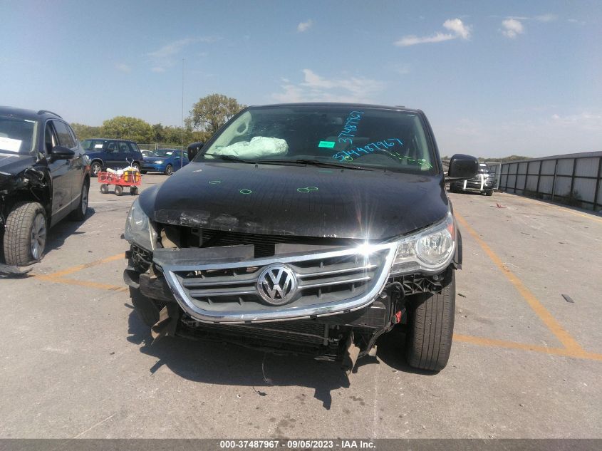 2014 VOLKSWAGEN ROUTAN SE W/RSE & NAVIGATION 2C4RVABG1ER134974