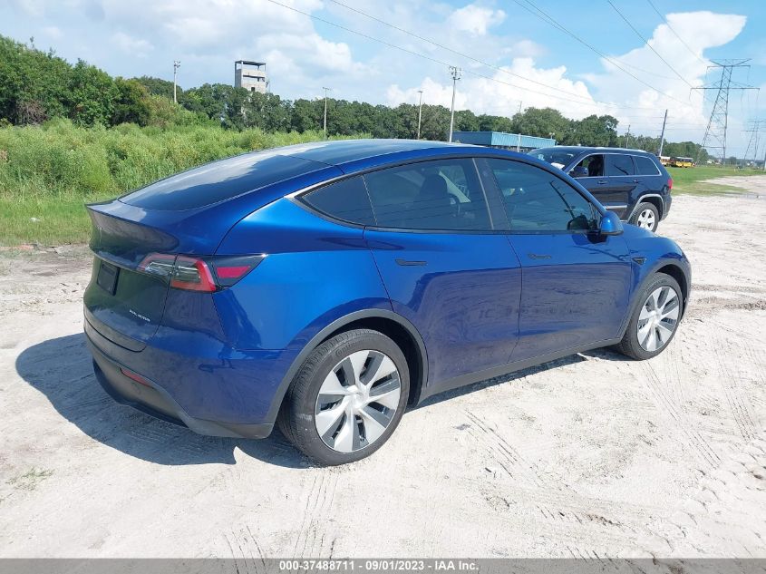 5YJYGDEE0MF173728 Tesla Model Y LONG RANGE 4