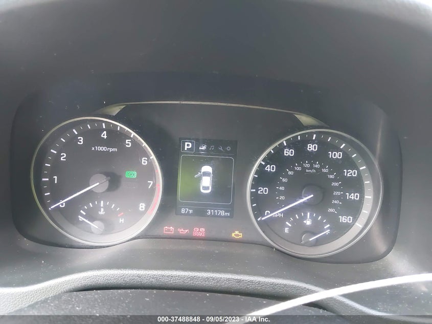 VIN 5NPD84LF0JH236038 2018 HYUNDAI ELANTRA SEL
