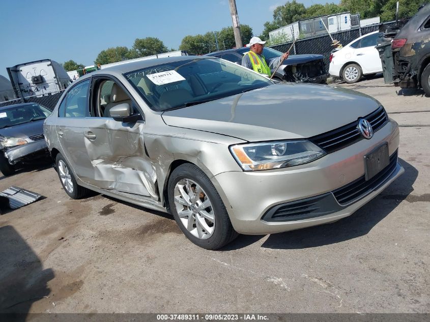 2014 VOLKSWAGEN JETTA SEDAN SE W/CONNECTIVITY - 3VWD07AJ2EM203166