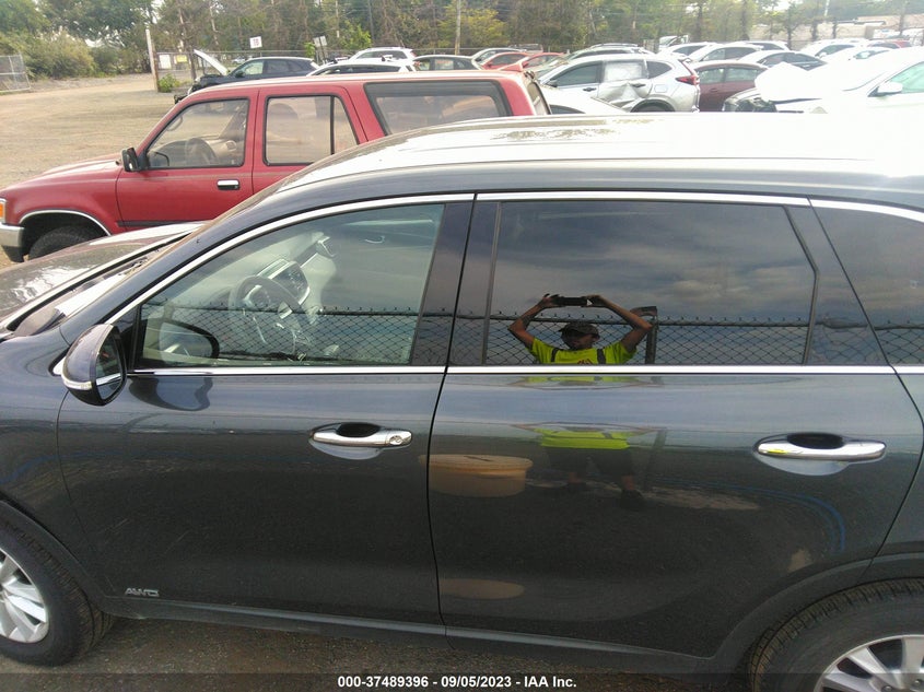 VIN 5XYPGDA34LG698959 2020 KIA SORENTO LX