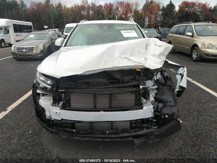 2022 VOLVO XC40 MOMENTUM YV4162UKXN2654393