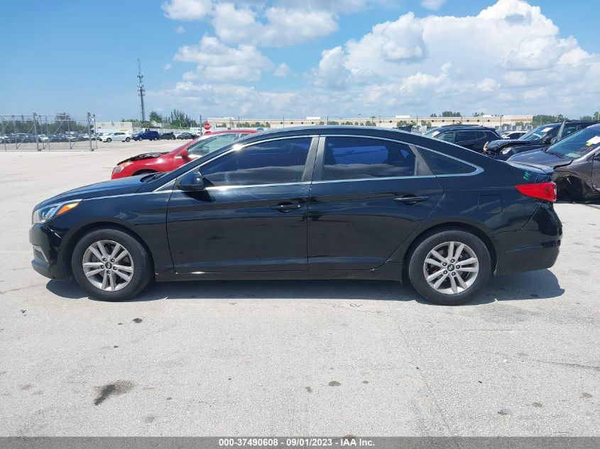 2015 HYUNDAI SONATA 2.4L SE - 5NPE24AF2FH202716