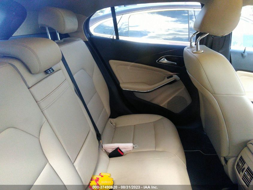 2015 MERCEDES-BENZ GLA-CLASS GLA 250 - WDCTG4GB3FJ104387