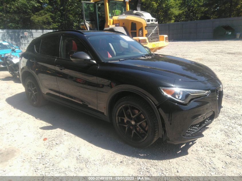 VIN ZASPAJAN6M7D00450 Alfa Romeo Stelvio  2021