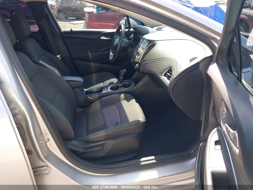 VIN 3G1BE6SM7JS618836 2018 CHEVROLET CRUZE LT