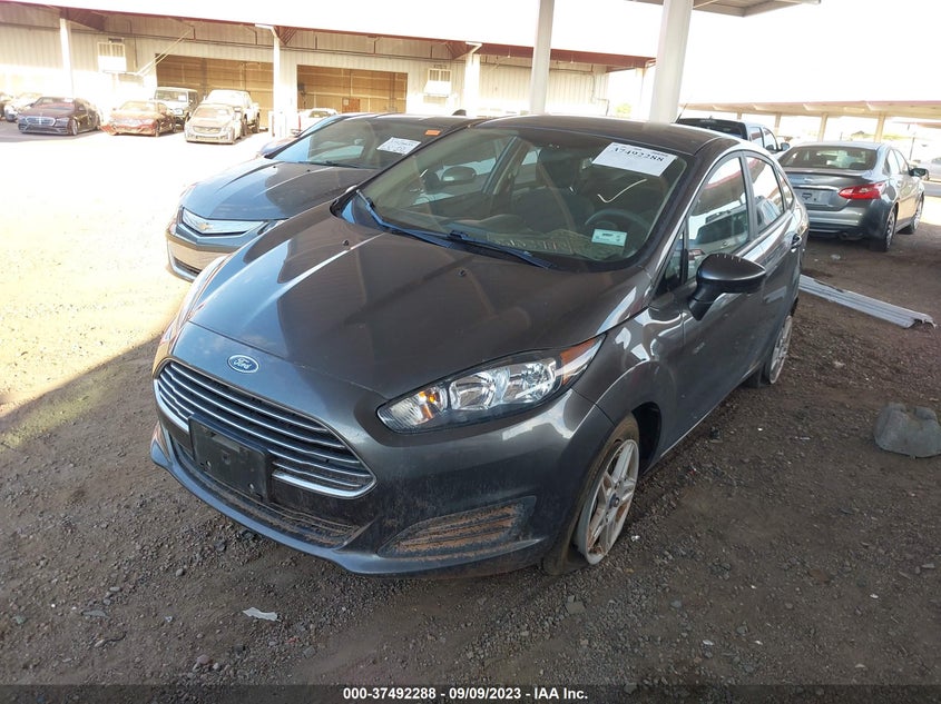 VIN 3FADP4BJ8JM139405 2018 FORD FIESTA SE