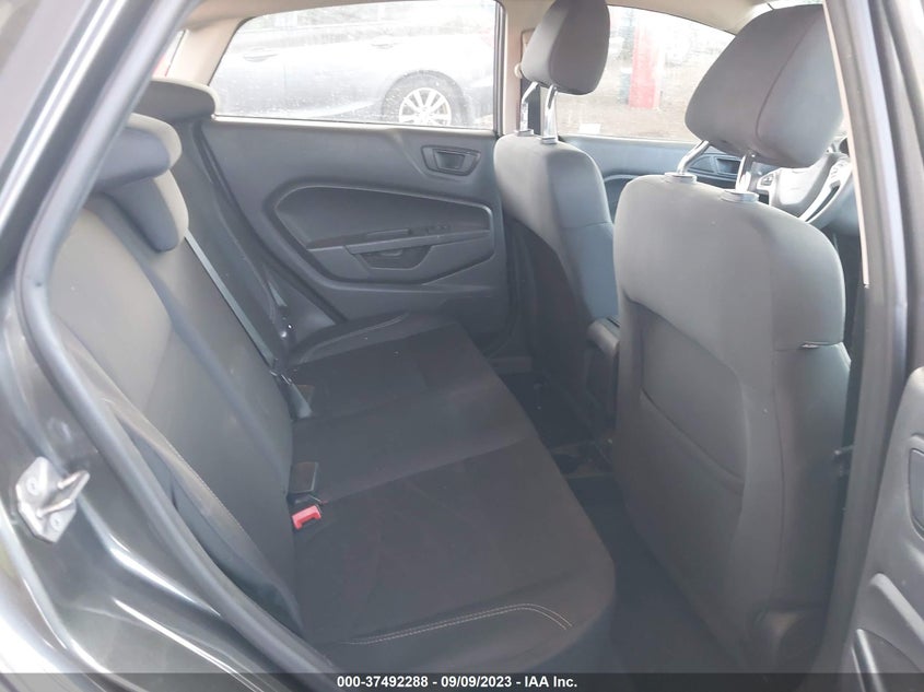 VIN 3FADP4BJ8JM139405 2018 FORD FIESTA SE