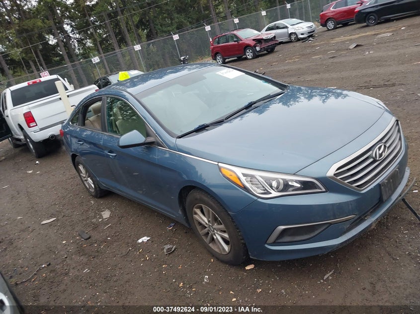 VIN 5NPE24AF8HH560261 2017 HYUNDAI SONATA 2.4L