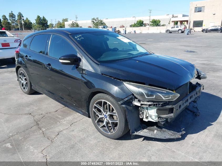 2015 FORD FOCUS SE - 1FADP3K26FL221807