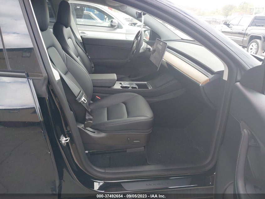 VIN 7SAYGDEE8NF363474 2022 TESLA MODEL Y LONG RANGE