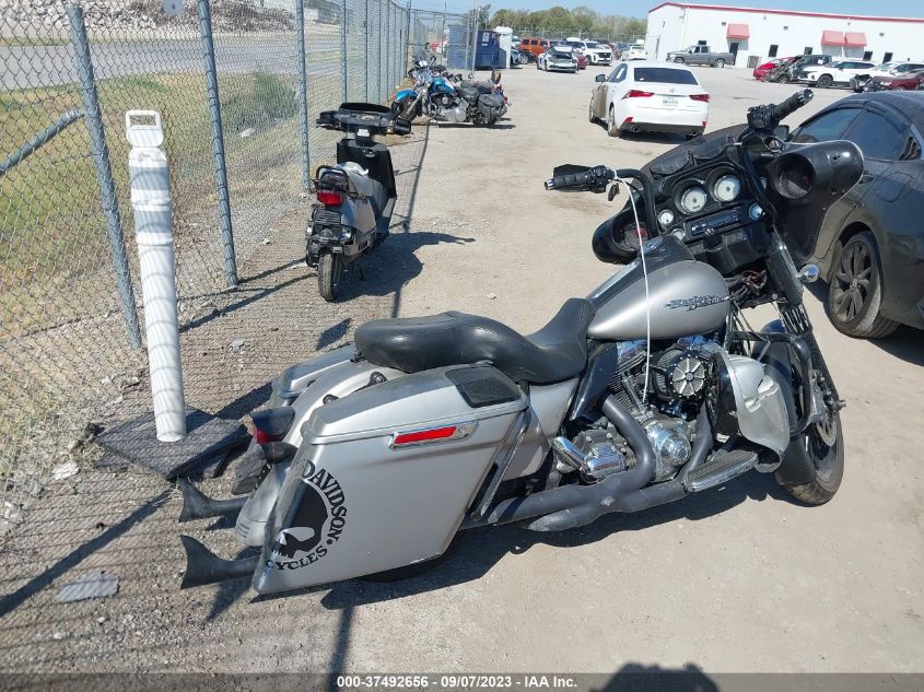 2009 HARLEY-DAVIDSON FLHX - 1HD1KB4119Y609429