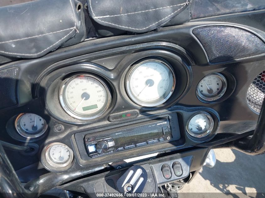 2009 HARLEY-DAVIDSON FLHX - 1HD1KB4119Y609429
